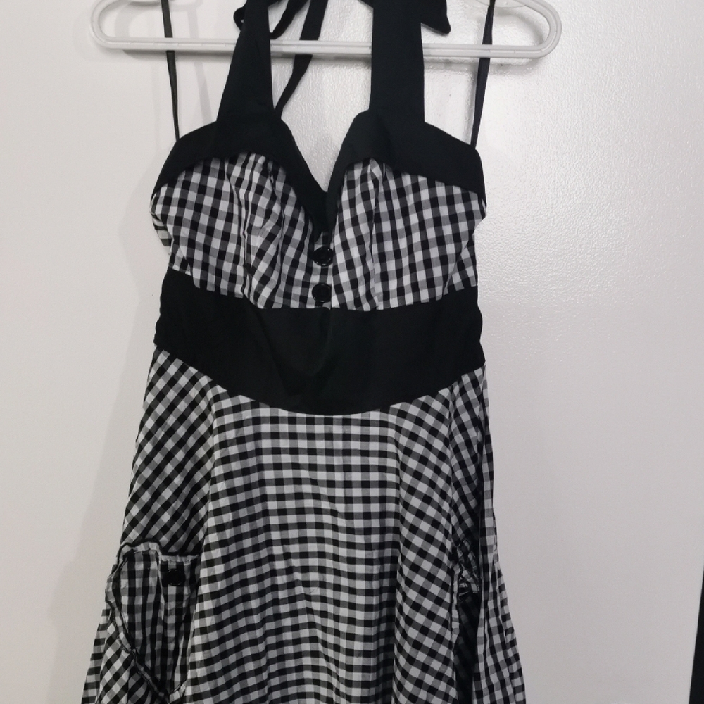 Stylish Black and White Checkered Backless Dress